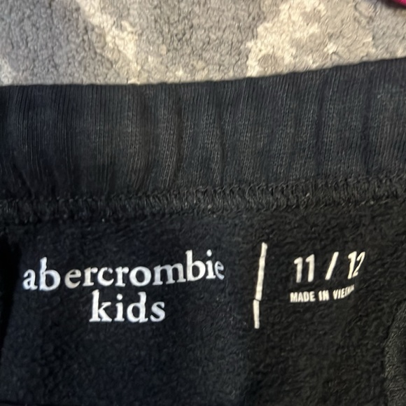 Girls Abercrombie Joggers - Picture 3 of 4